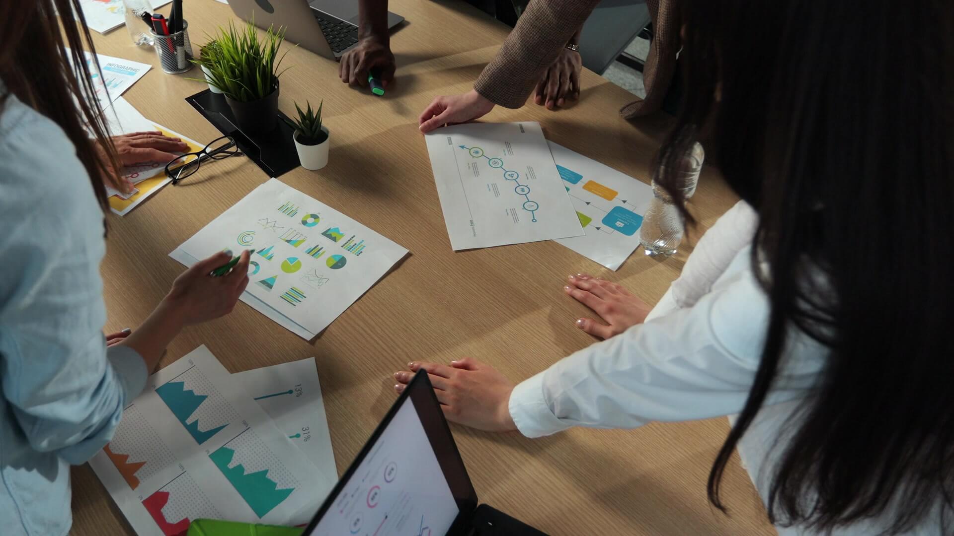 即將大學畢業的你，依然對未來迷茫嗎？：不如開始搞創業或接案子(上)